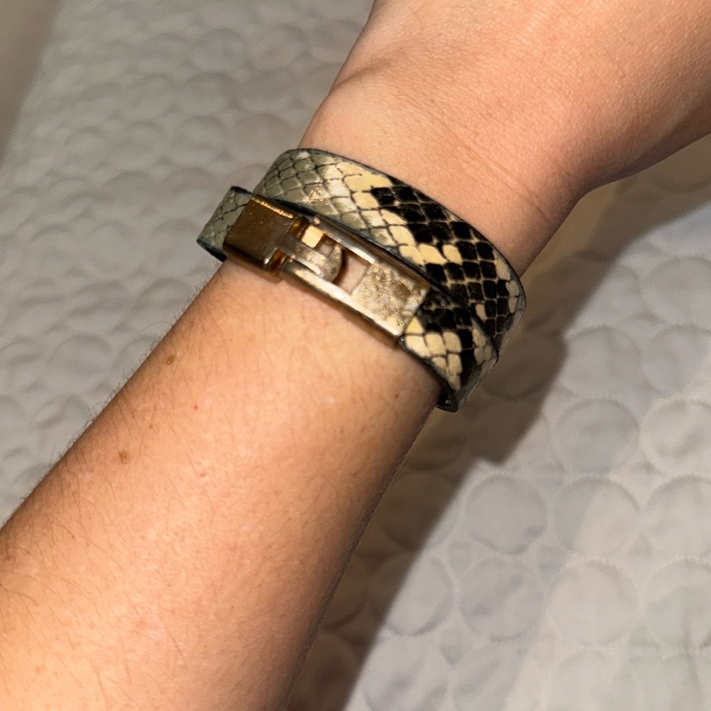 Women Snake print wrap around strap vintage bracelet black and ivory